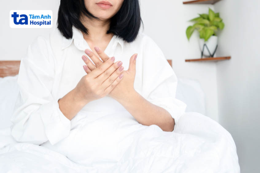 Cứng khớp ngón tay sau ngủ dậy