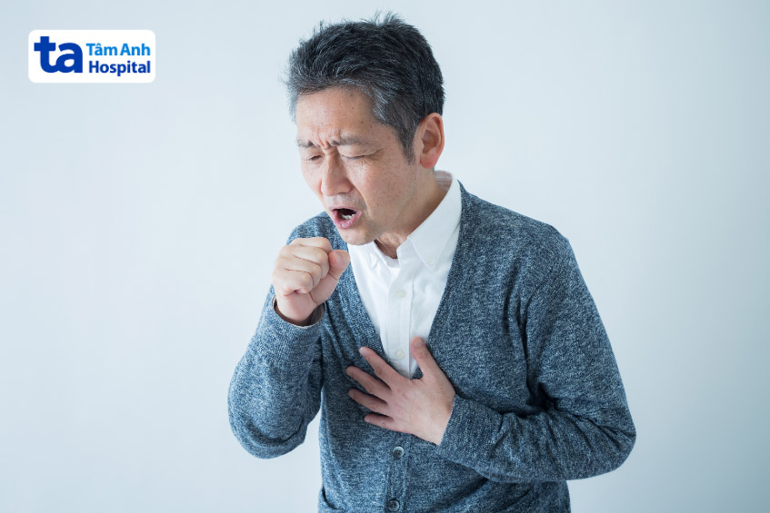 Ho dai dẳng, ho ra máu là biểu hiện của khối u trung thất đang chèn ép phổi
