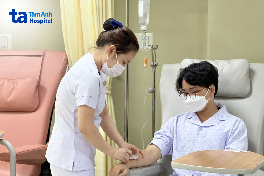 hóa trị là phương pháp phổ biến điều trị ung thư phổi