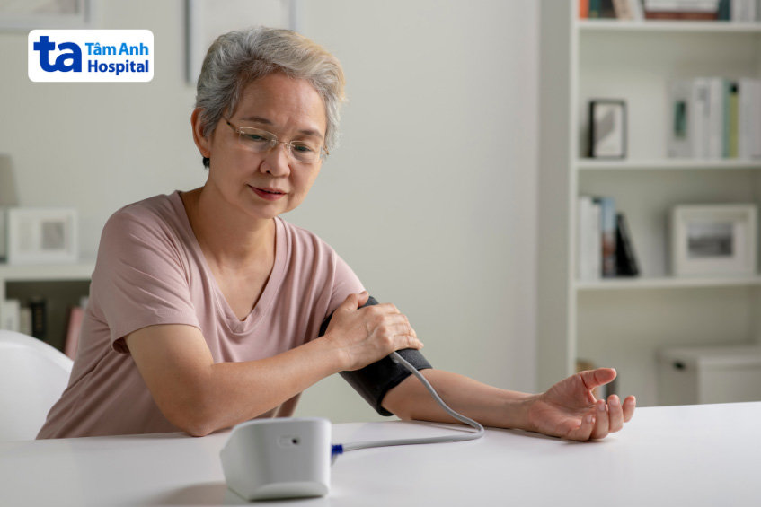 Huyết áp 160/90 mmHg được coi là cao và cần được điều trị sớm