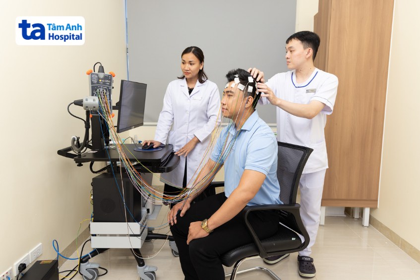 máy đo điện não khám động kinh tại bv tâm anh