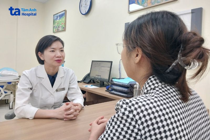 phòng tránh răng mọc lẫy ở trẻ, ba mẹ đưa bé đi khám răng định kỳ