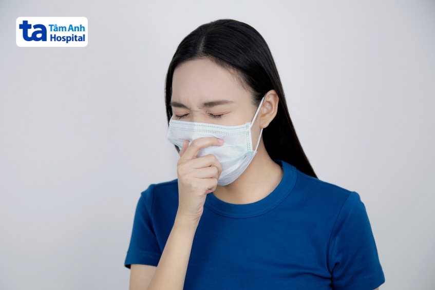 Người bị viêm phế quản cần được thăm khám, chữa trị đúng cách