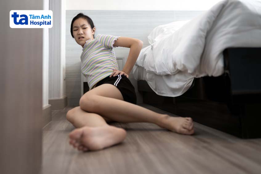 Nguyên nhân bị đau khớp háng ở trẻ em