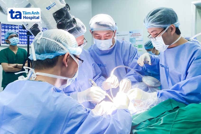 phẫu thuật cấp cứu điều trị đột quỵ tại tâm anh
