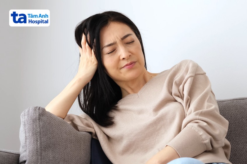 phụ nữ bị rối loạn tiền đình