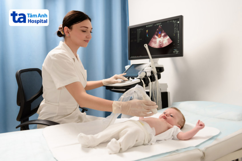 Siêu âm tim được chỉ định để chẩn đoán các vấn đề về tim mạch ở trẻ sơ sinh