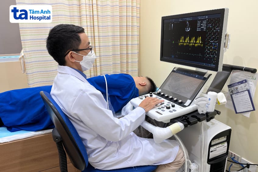 Siêu âm tim qua thành ngực là công cụ chẩn đoán thiết yếu