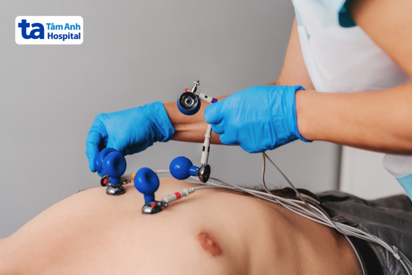 sử dụng máy đo điện tim