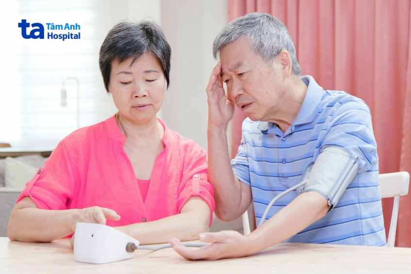 Người lớn tuổi có nguy cơ gặp bệnh lý này cao hơn bình thường