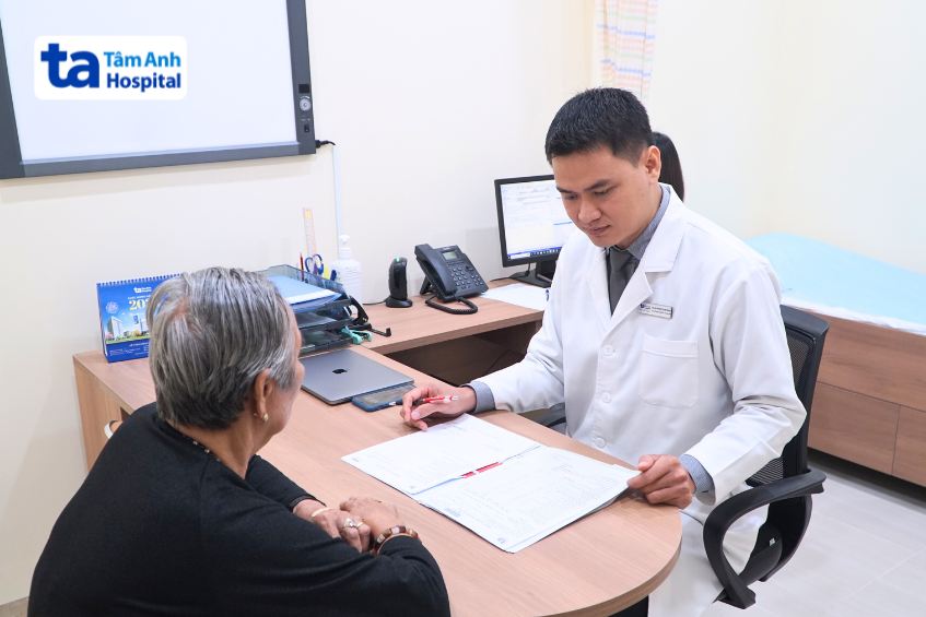 Thăm khám cùng bác sĩ