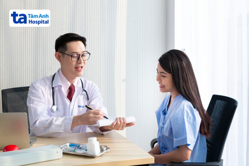 thảo luận cùng bác sĩ điều trị