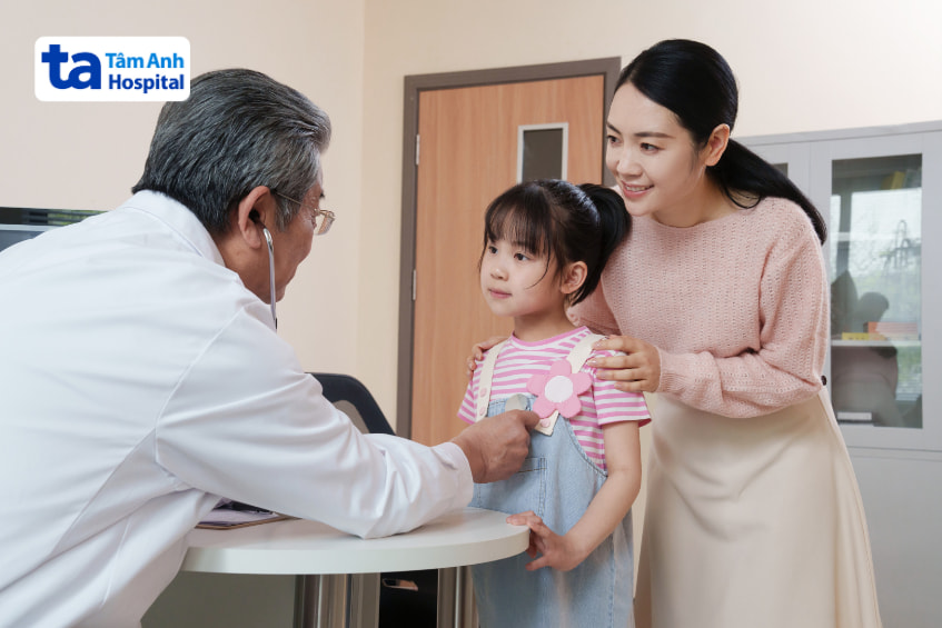 Khám và tư vấn, thiết kế thực đơn cho bé tăng cân tại BVĐK Tâm Anh