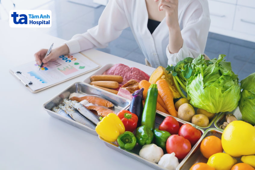 Thực đơn cho người suy dinh dưỡng ưu tiên mật độ dinh dưỡng cao