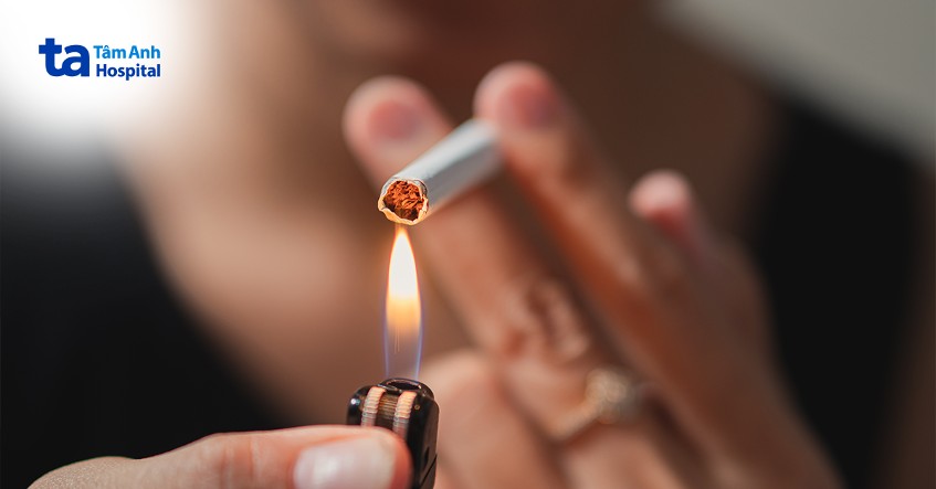 thuốc lá dễ gây thoái hóa võng mạc