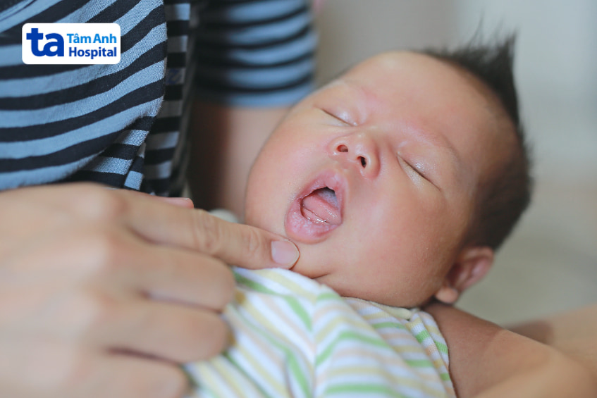 Nguyên nhân vì sao trẻ sơ sinh chậm tăng cân?