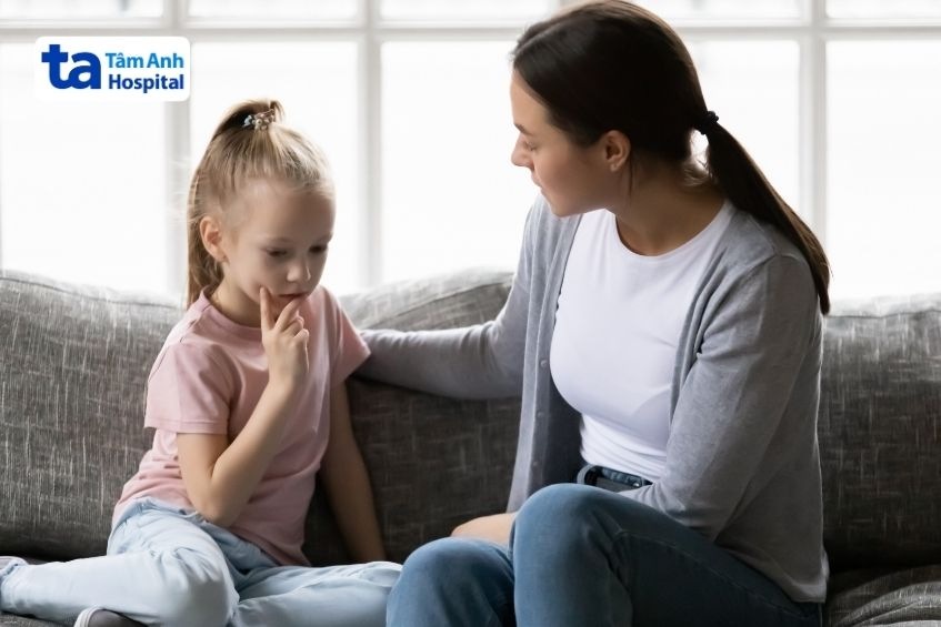 Trẻ 4 tuổi bị chậm nói đơn thuần không thể nói tròn vành rõ chữ