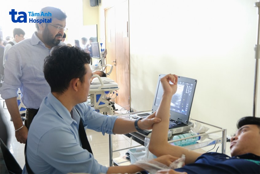 bác sĩ thị phạm trực tiếp tại sự kiện