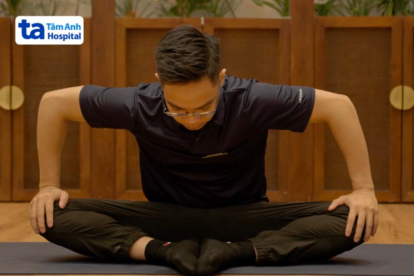 Bài tập áp lòng bàn chân hỗ trợ phục hồi thoái hóa khớp háng