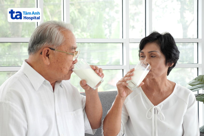 bị gan nhiễm mỡ nên uống gì, Sữa tươi tách béo, không đường