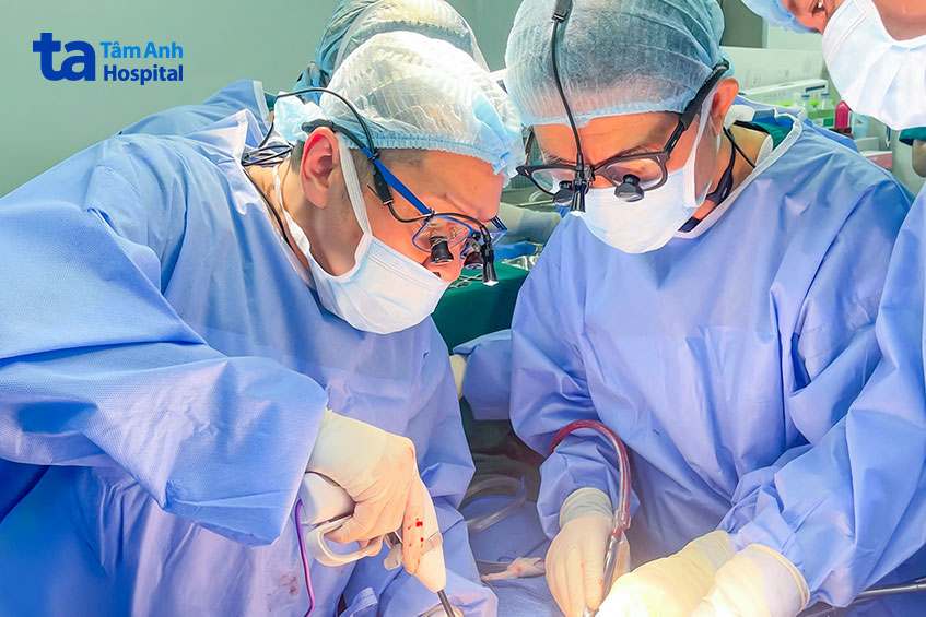 các bác sĩ tại bệnh viện