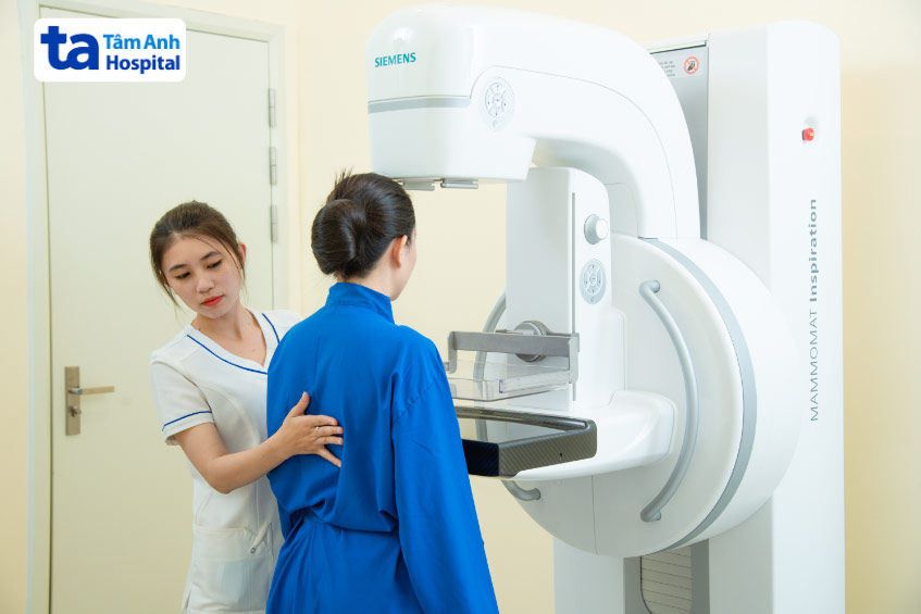 Chụp X-quang ngực kiểm tra chức năng tuần hoàn trong phổi nhằm tìm nguyên nhân gây nhịp xoang nhanh