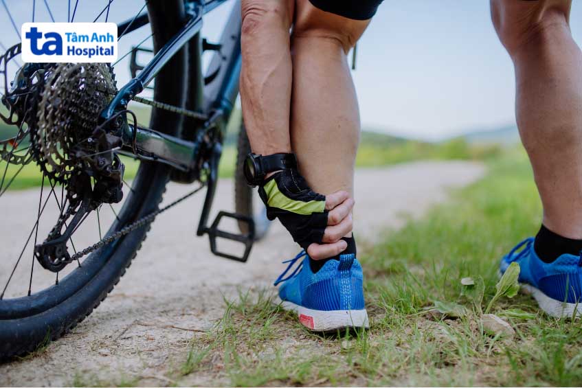 cứng khớp cổ chân sau phẫu thuật làm giảm khả năng vận động