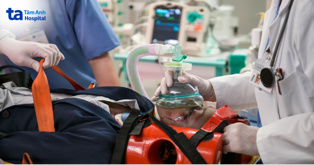 Đặt nội khí quản được áp dụng trong các trường hợp khẩn cấp để mở đường thở, hô hấp cho các trường hợp tai nạn, nguy kịch