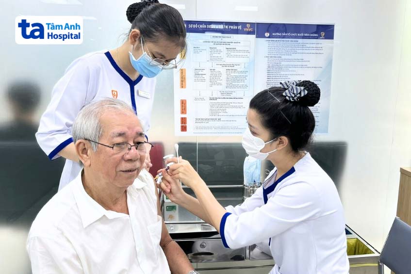 điều dưỡng tiêm phế cầu cho người lớn