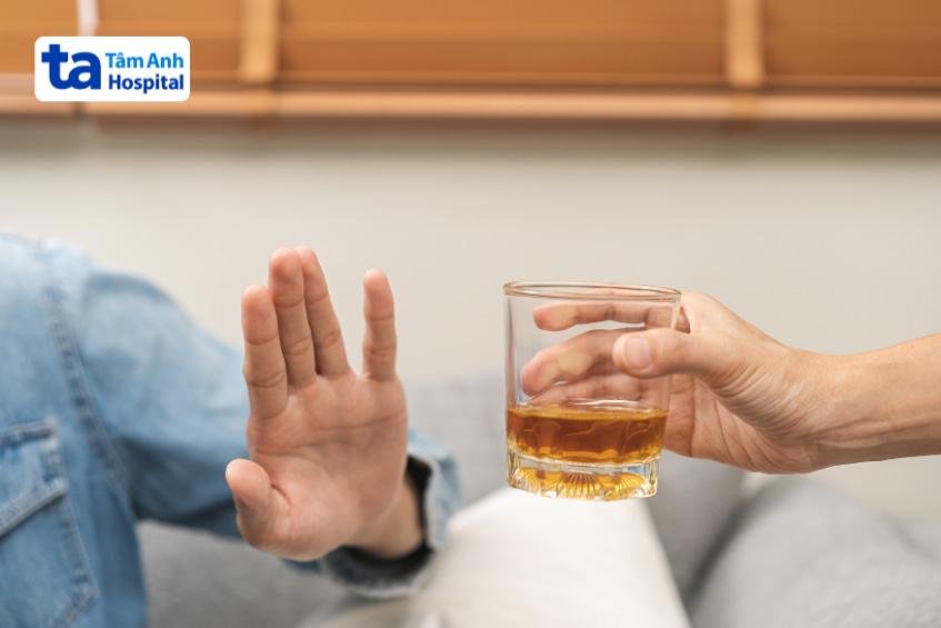 gãy chân kiêng ăn gì, tránh rượu bia