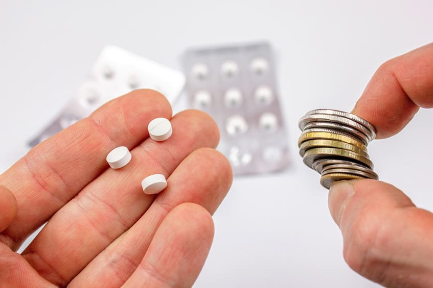 Giá thuốc có thể chênh lệch phụ thuốc vào nhiều yếu tố