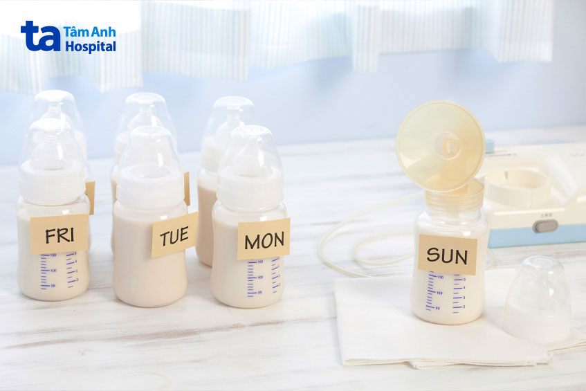 hút sữa và bảo quản sữa