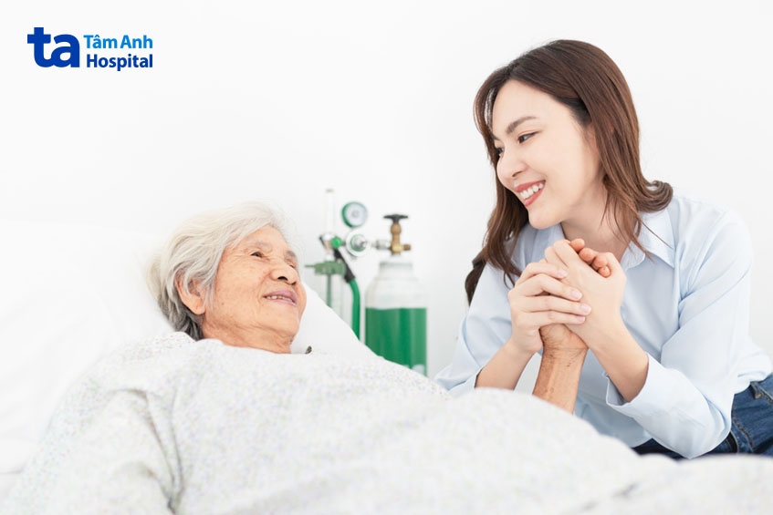 k phổi di căn tuyến thượng thận cần chăm sóc giảm nhẹ