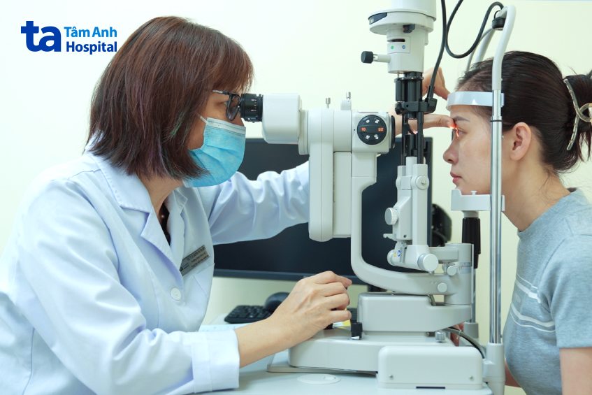 khám mắt ngăn ngừa bệnh màng bồ đào