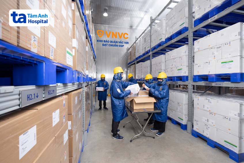 kho bảo quản vắc xin đạt chuẩn của vnvc