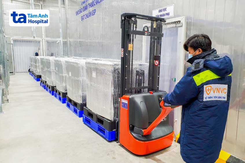 Kho lưu trữ vắc xin tại VNVC