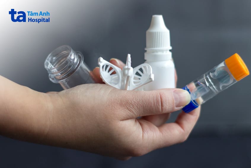 kính áp tròng ban đêm ortho k khắc phục loạn thị