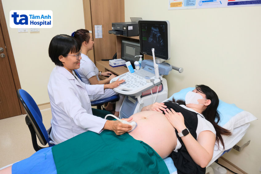 mẹ bầu đi siêu âm khi bất thường