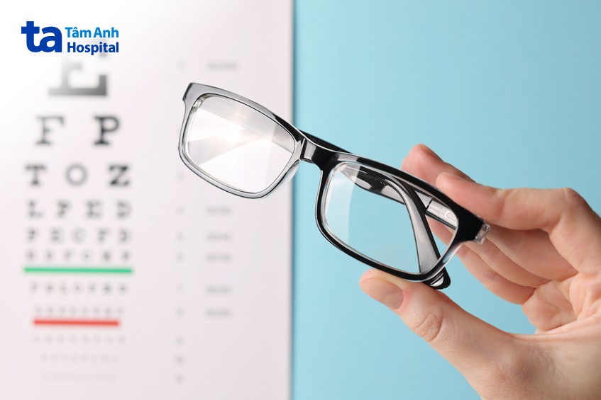 mổ cận cần có chỉ định bác sĩ