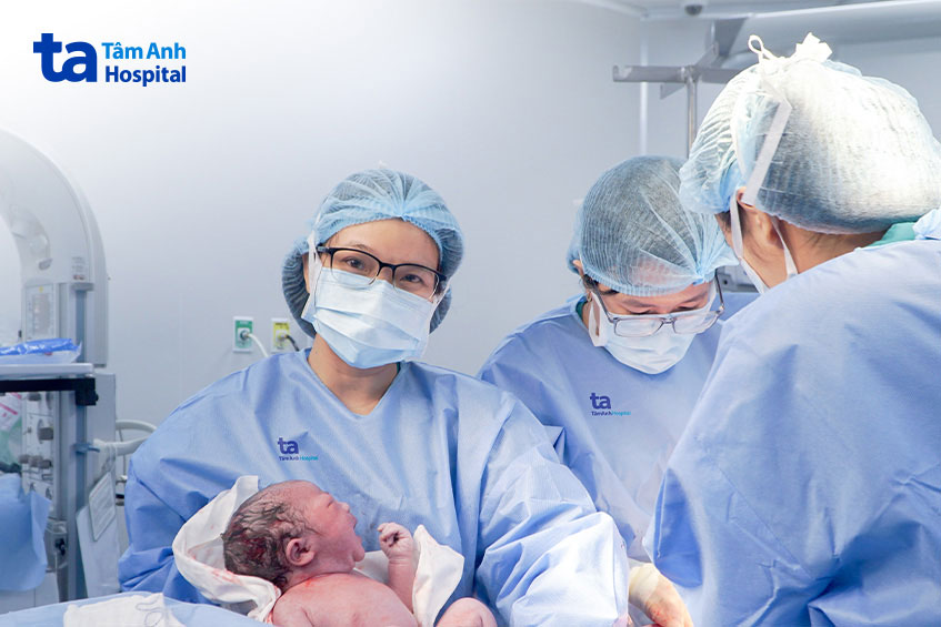 Một trường hợp sinh mổ đối với thai kỳ IVF tại Trung tâm Sản Phụ khoa, BVĐK Tâm Anh