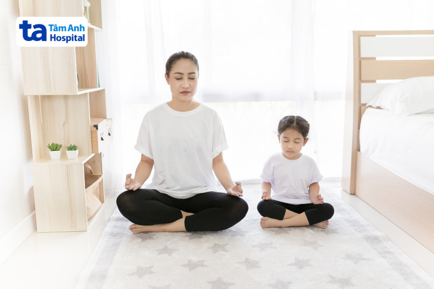 Ngồi thiền là một trong những biện pháp hiệu quả giúp giảm căng thẳng cho người bệnh WPW