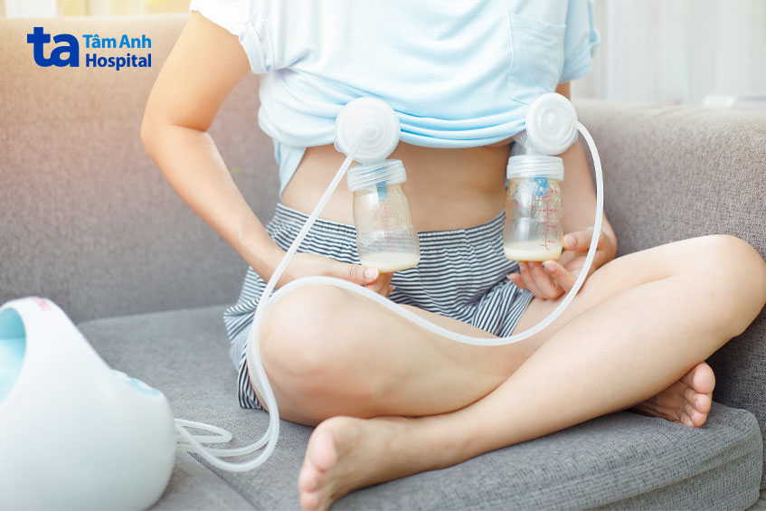 ngồi thư giãn và cố định máy khi sử dụng