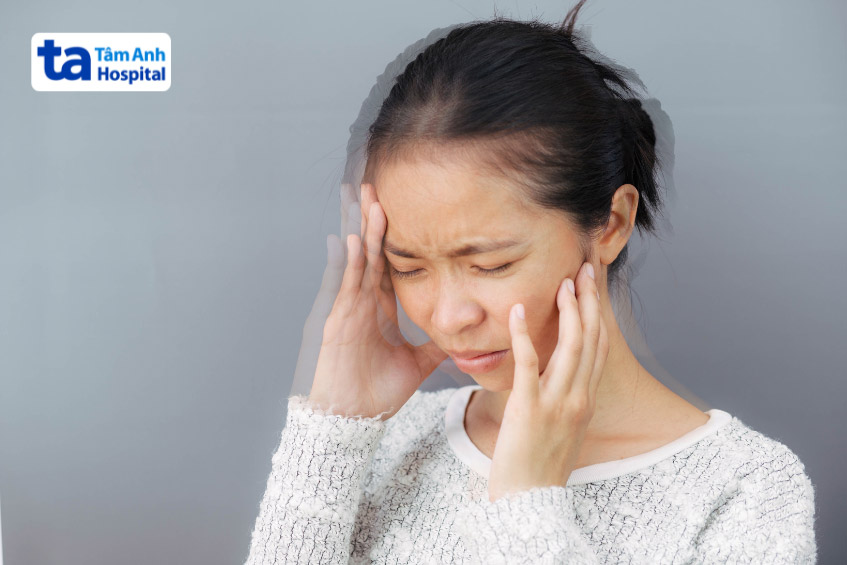 Người bệnh bị hạ huyết áp có thể gặp dấu hiệu choáng váng, chóng mặt