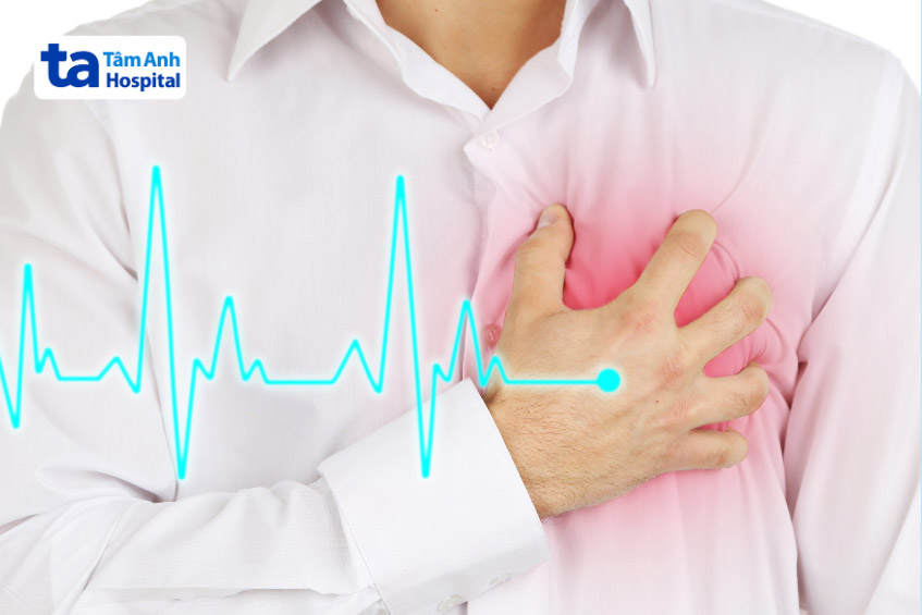 Bệnh nhân bị nhiễm trùng tim thường đau ngực, nhịp tim nhanh bất thường