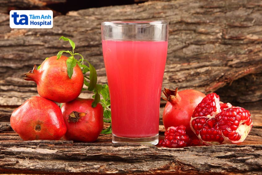 Nước ép lựu làm giảm cholesterol xấu và tăng cholesterol tốt, giúp kiểm soát mỡ máu hiệu quả