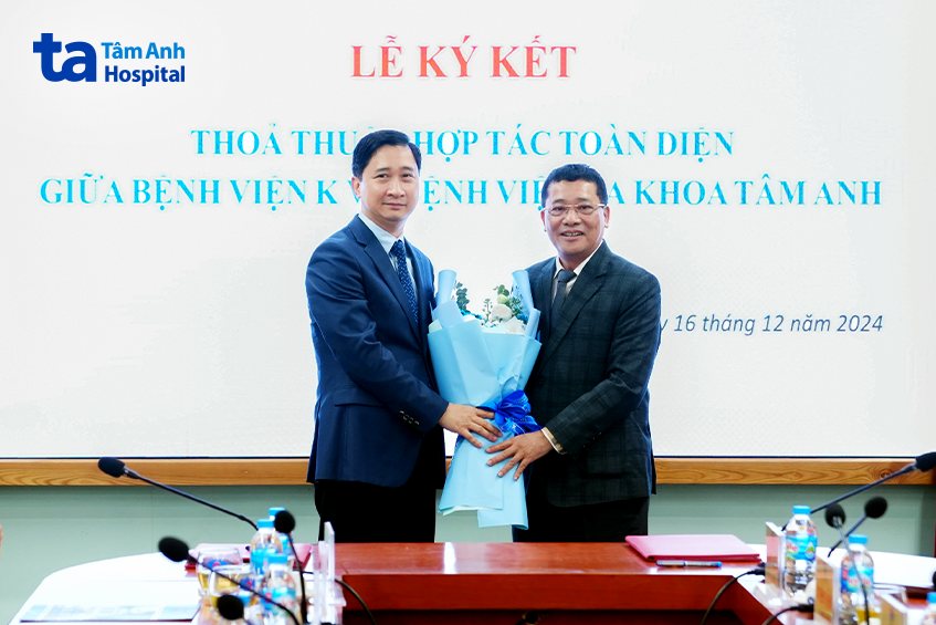 Ông Ngô Chí Dũng và Ông Lê Văn Quảng ký kết thỏa thuận hợp tác