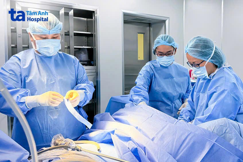 phẫu thuật cắt vách ngăn cho chị thùy