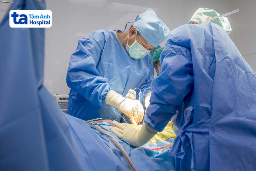 phẫu thuật chữa đau khớp háng