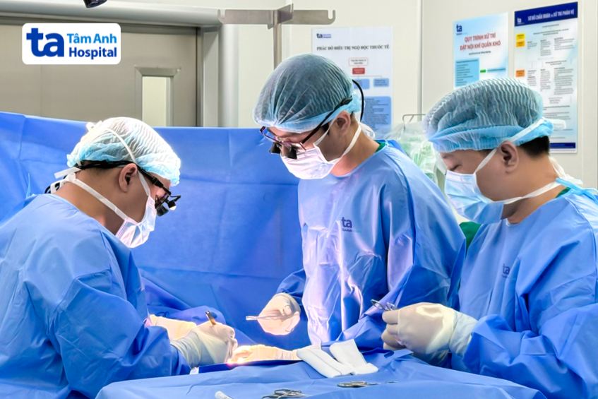 Phẫu thuật điều trị thoát vị thành bụng cho trẻ tại khoa Nhi