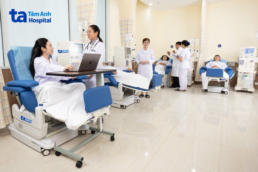 phòng lọc máu chạy thận